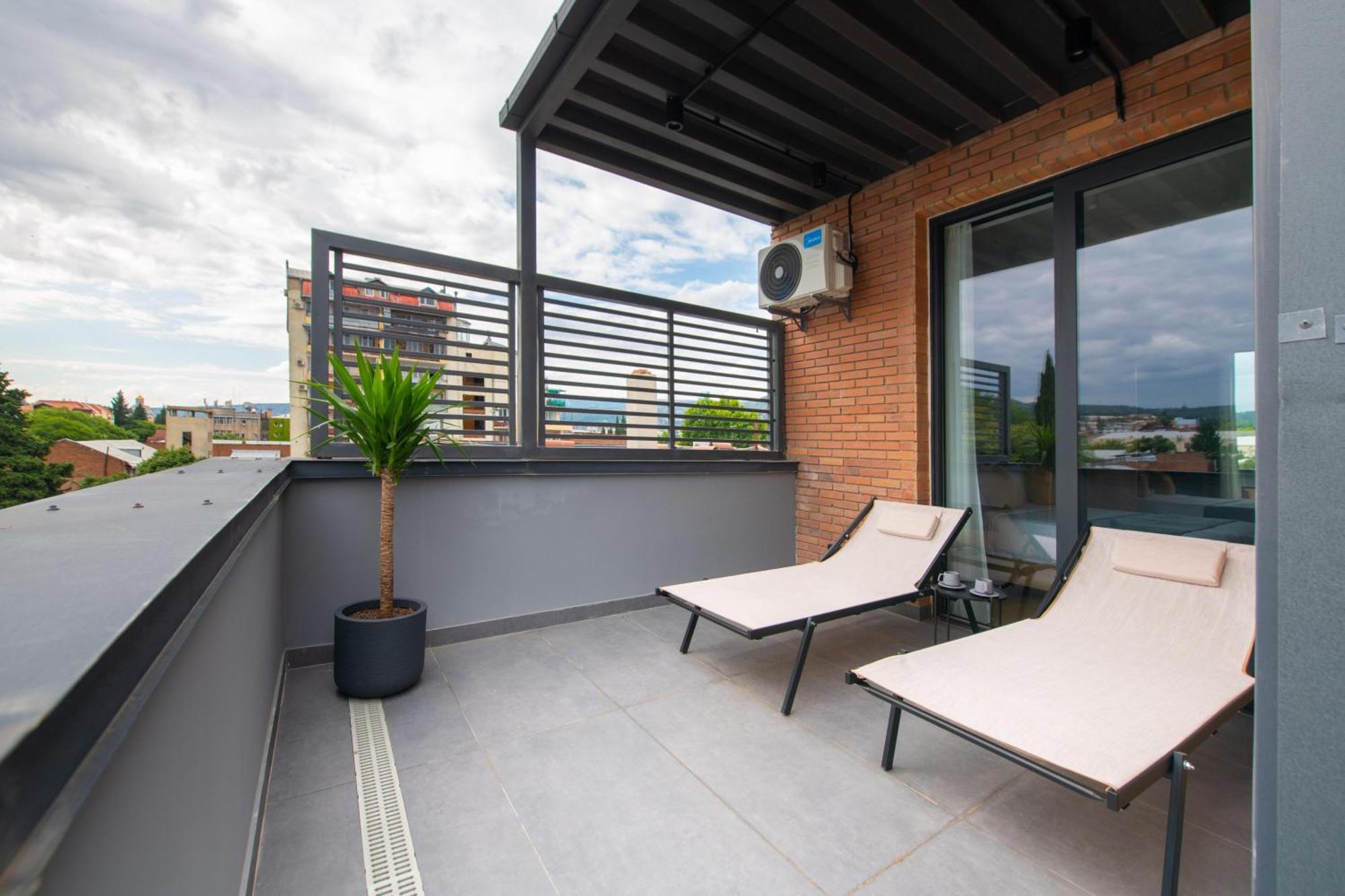 Qstay Gratus Tiflis Exterior foto
